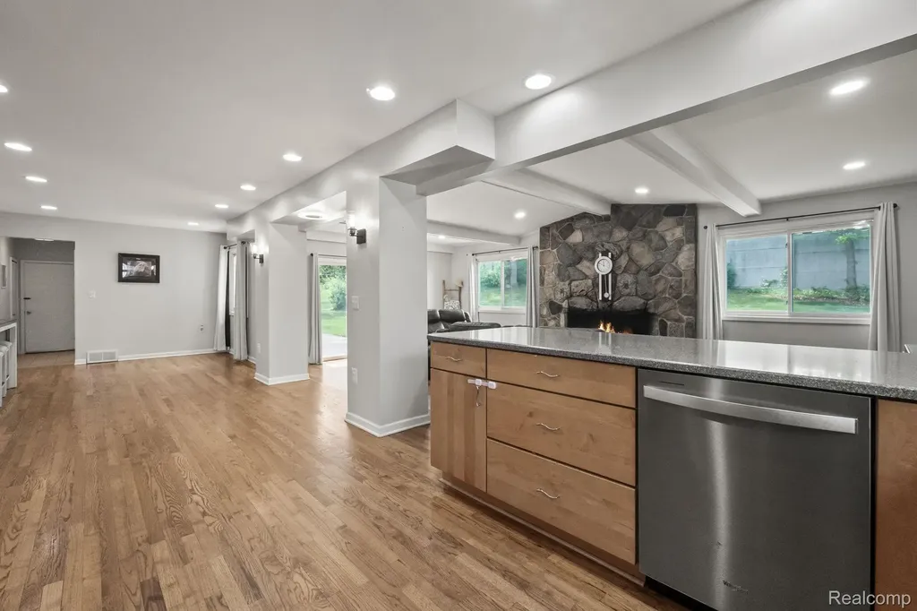 1916 Squirrel Valley Drive Bloomfield Hills City MI 48304
