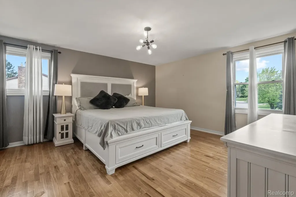 1916 Squirrel Valley Drive Bloomfield Hills City MI 48304