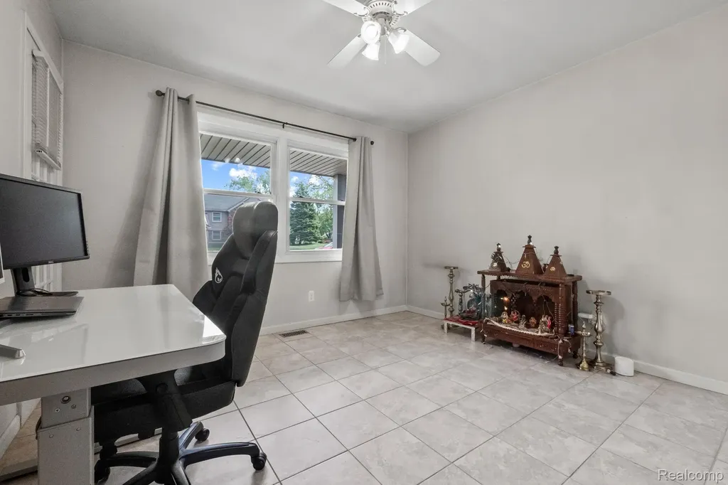 1916 Squirrel Valley Drive Bloomfield Hills City MI 48304