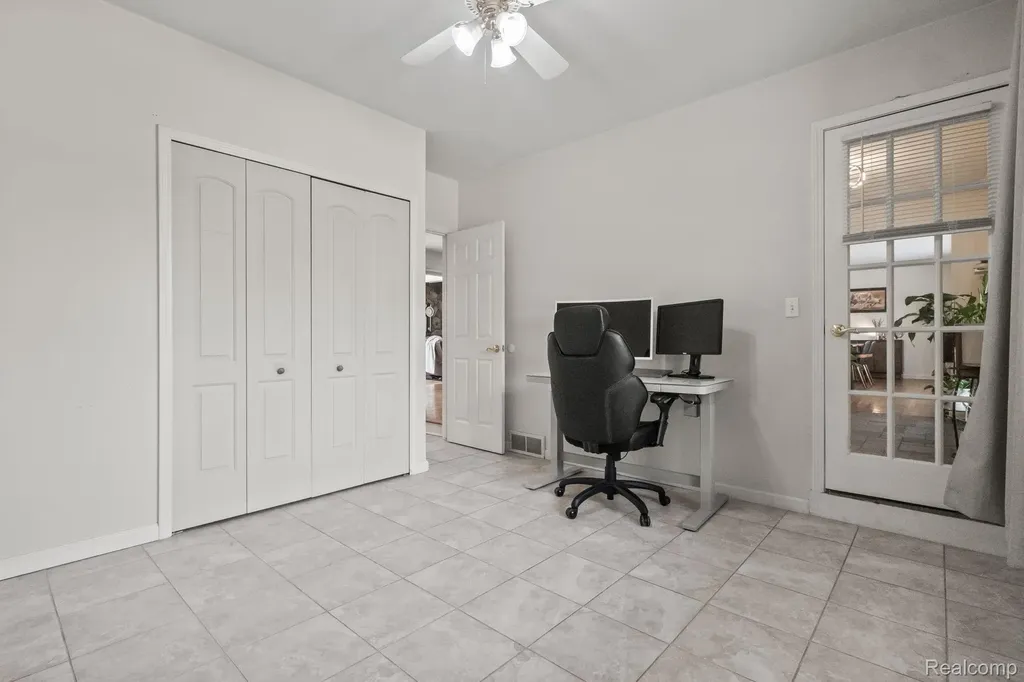 1916 Squirrel Valley Drive Bloomfield Hills City MI 48304