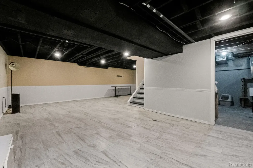 1916 Squirrel Valley Drive Bloomfield Hills City MI 48304