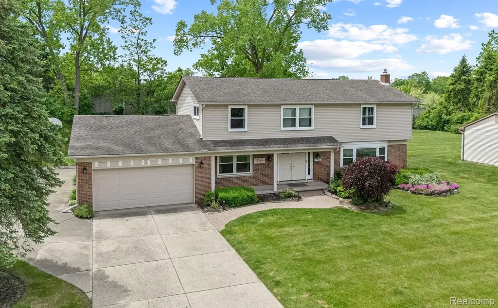 1916 Squirrel Valley Drive Bloomfield Hills City MI 48304