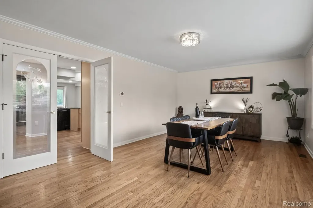 1916 Squirrel Valley Drive Bloomfield Hills City MI 48304