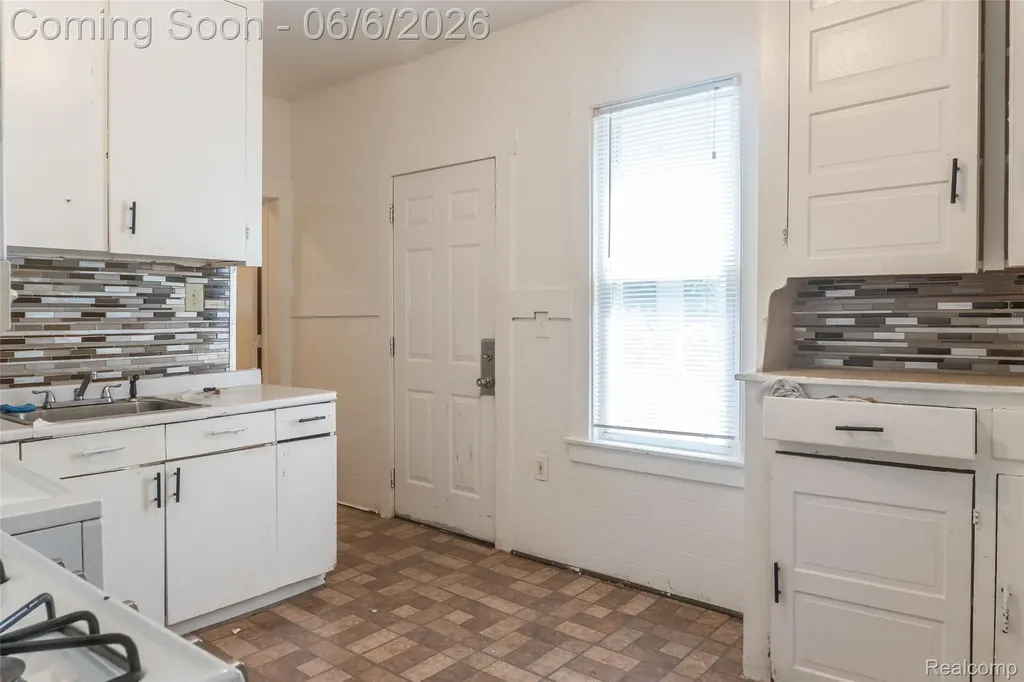 207 Richter Street River Rouge City MI 48218