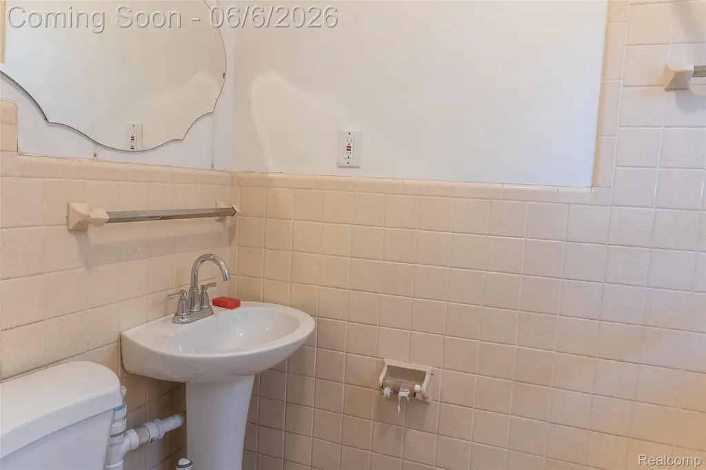 207 Richter Street River Rouge City MI 48218