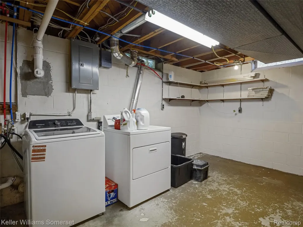 29523 Ravenscroft Street Oakland Charter Township MI 48331