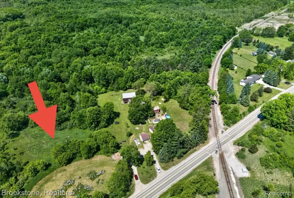 9449 & 9437 Andersonville Road Springfield Charter Township MI 48346
