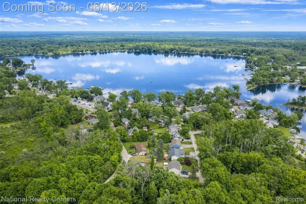 7451 Garland Avenue Hamburg Township MI 48116