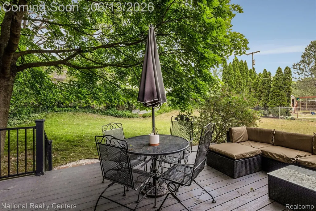 7451 Garland Avenue Hamburg Township MI 48116