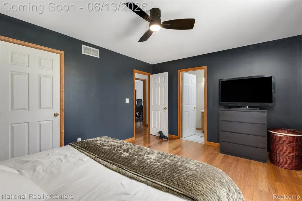 7451 Garland Avenue Hamburg Township MI 48116