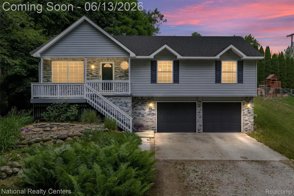 7451 Garland Avenue Hamburg Township MI 48116