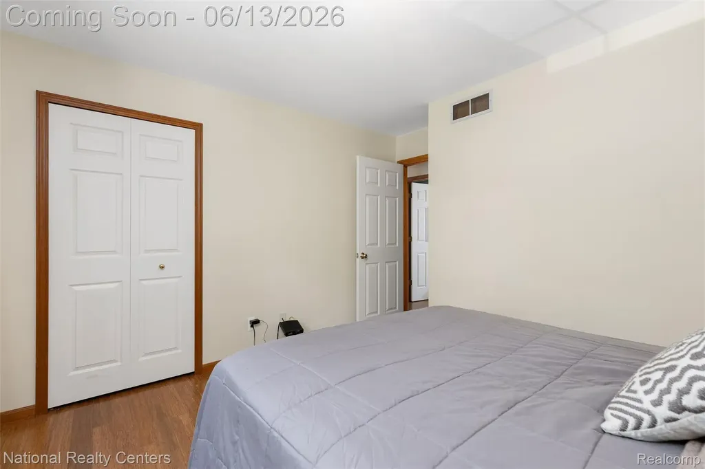 7451 Garland Avenue Hamburg Township MI 48116