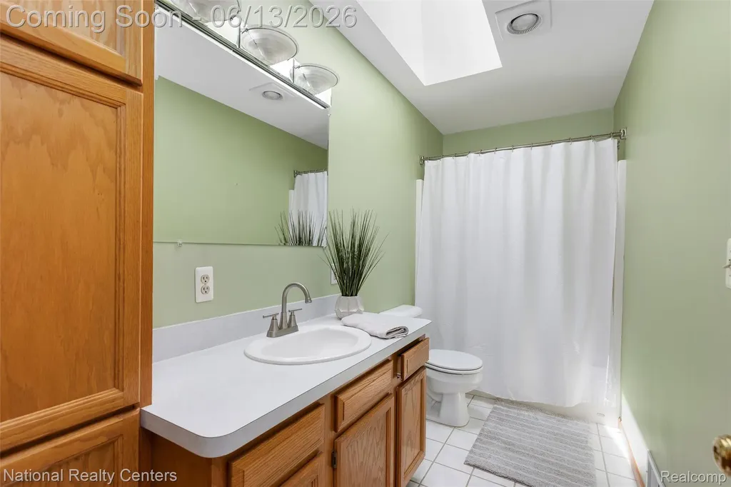 7451 Garland Avenue Hamburg Township MI 48116