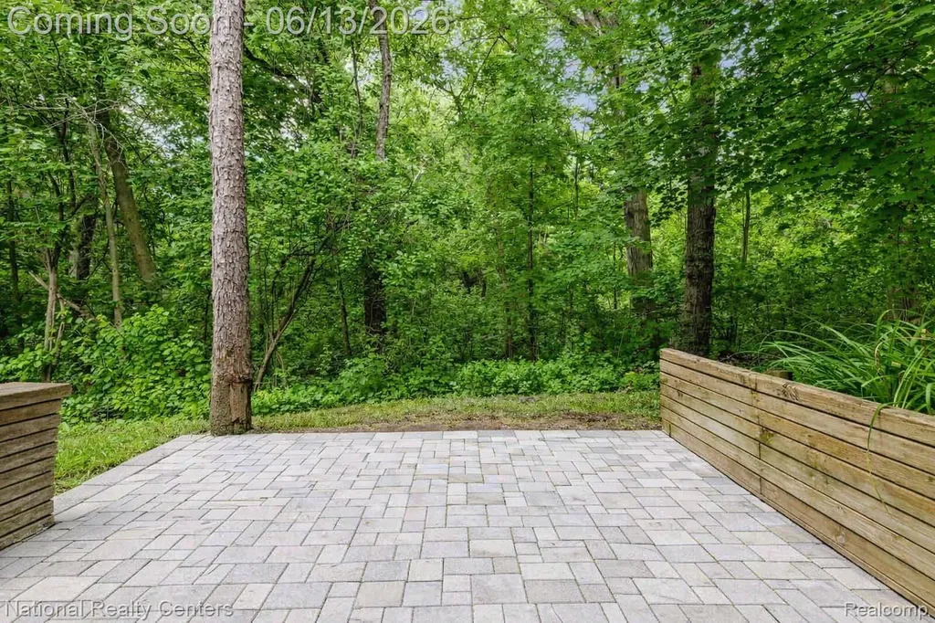 7451 Garland Avenue Hamburg Township MI 48116