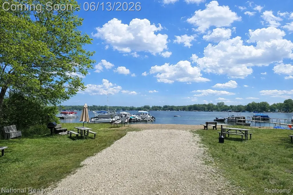 7451 Garland Avenue Hamburg Township MI 48116