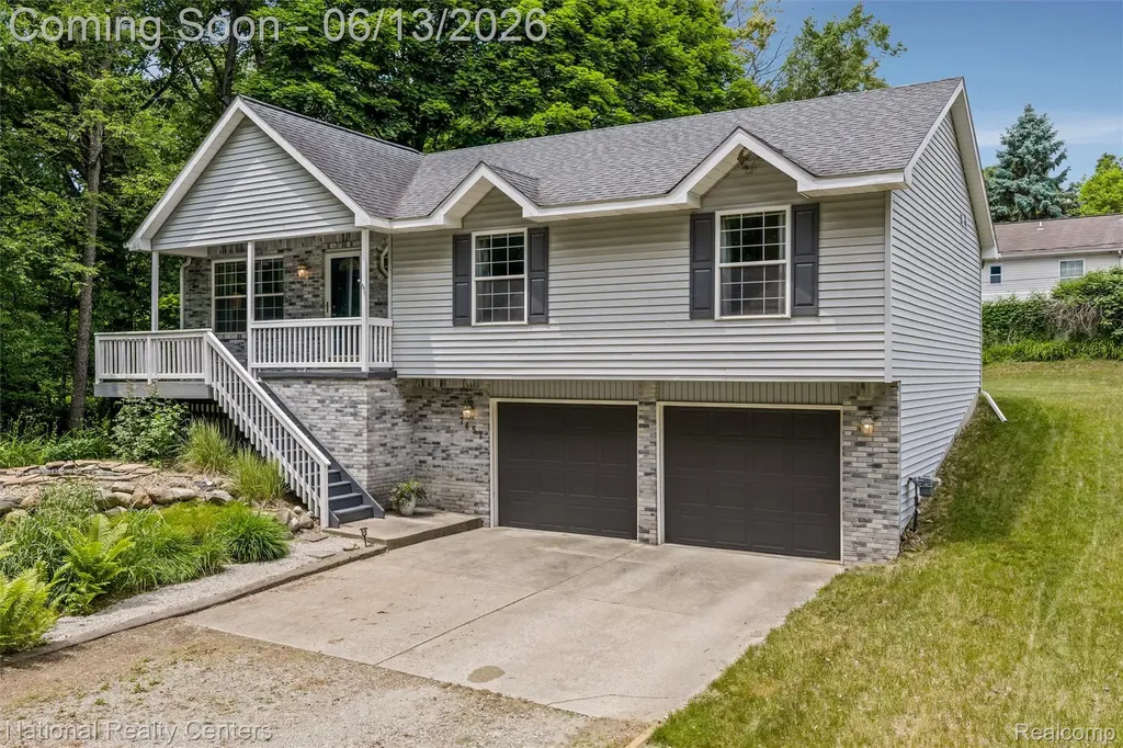 7451 Garland Avenue Hamburg Township MI 48116
