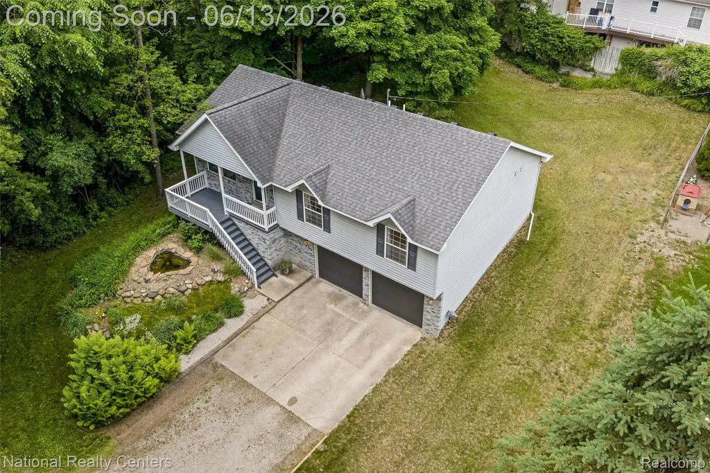7451 Garland Avenue Hamburg Township MI 48116