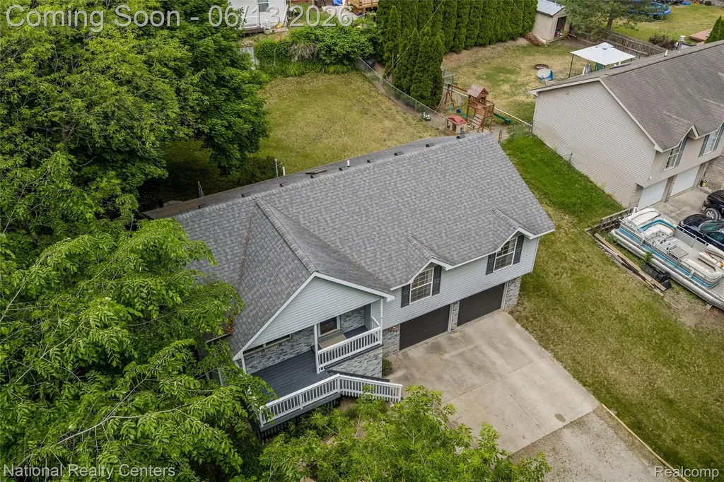 7451 Garland Avenue Hamburg Township MI 48116