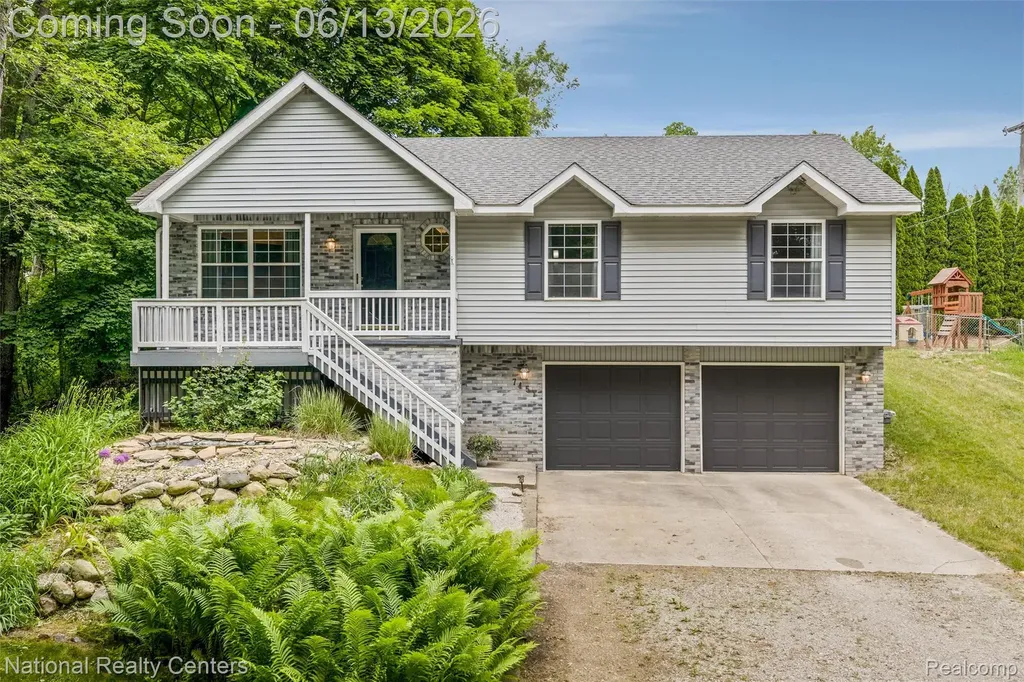 7451 Garland Avenue Hamburg Township MI 48116