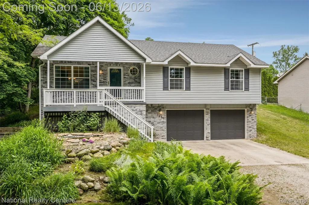 7451 Garland Avenue Hamburg Township MI 48116