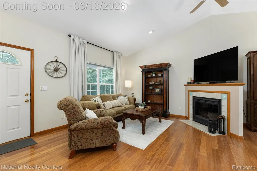 7451 Garland Avenue Hamburg Township MI 48116
