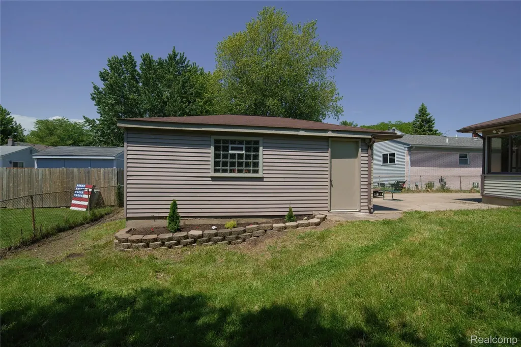 32138 Glaser Road Brownstown Charter Township MI 48173