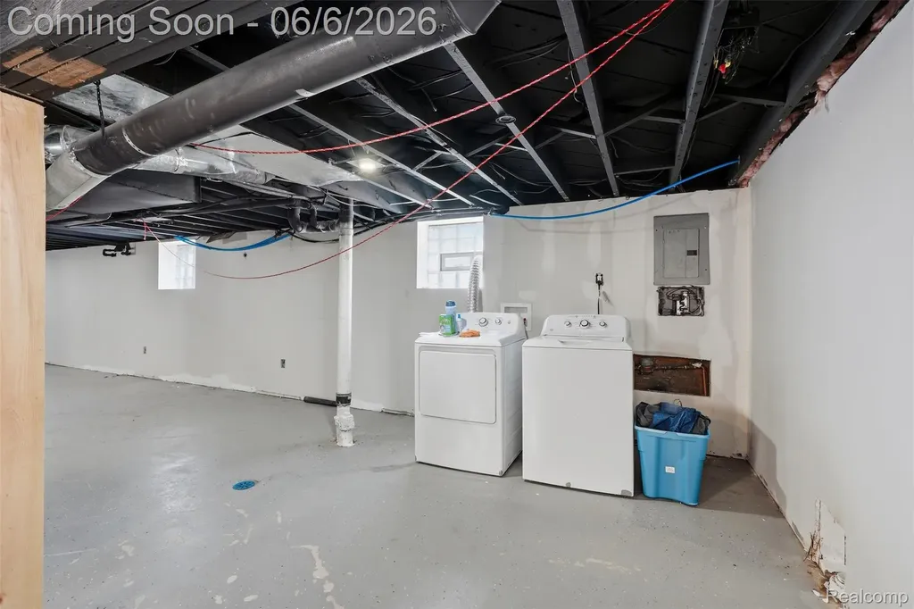 12186 Cloverlawn Street Detroit City MI 48204