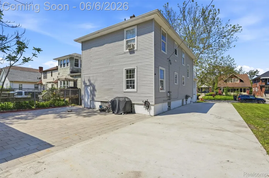 12186 Cloverlawn Street Detroit City MI 48204