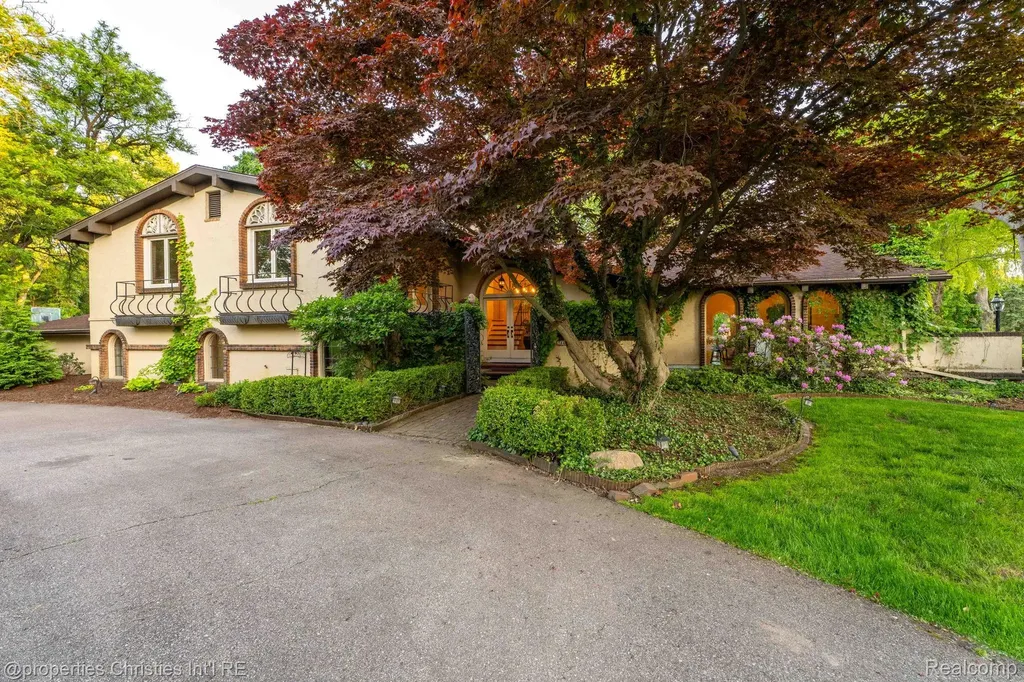 1865 Harvest Lane Bloomfield Hills City MI 48302