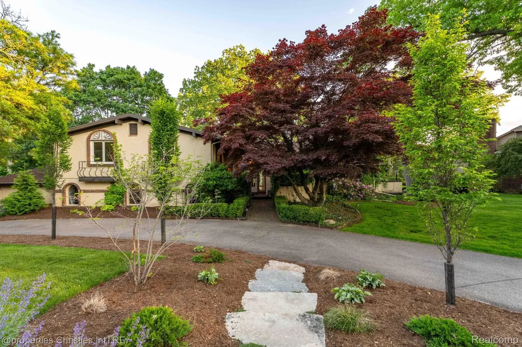 1865 Harvest Lane Bloomfield Hills City MI 48302