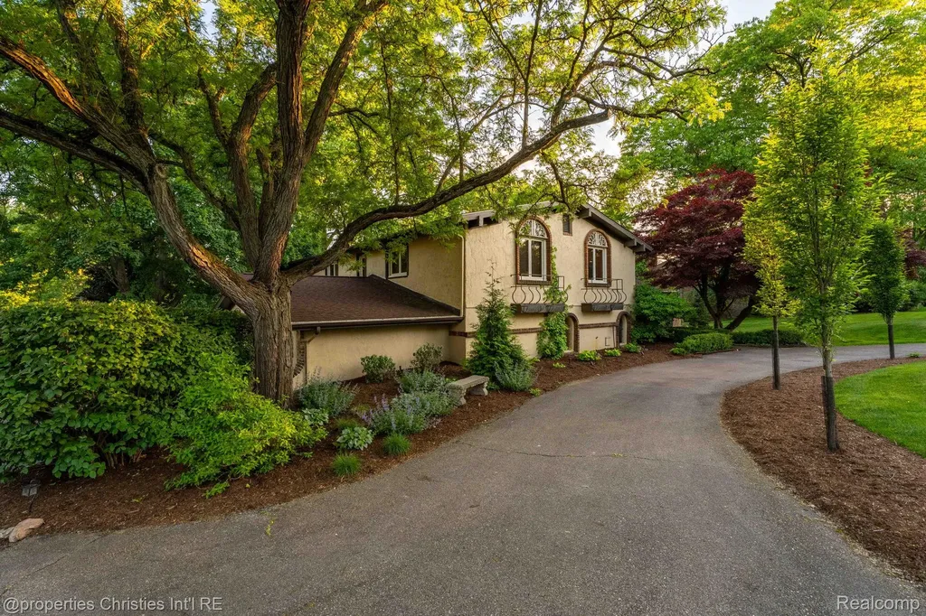 1865 Harvest Lane Bloomfield Hills City MI 48302
