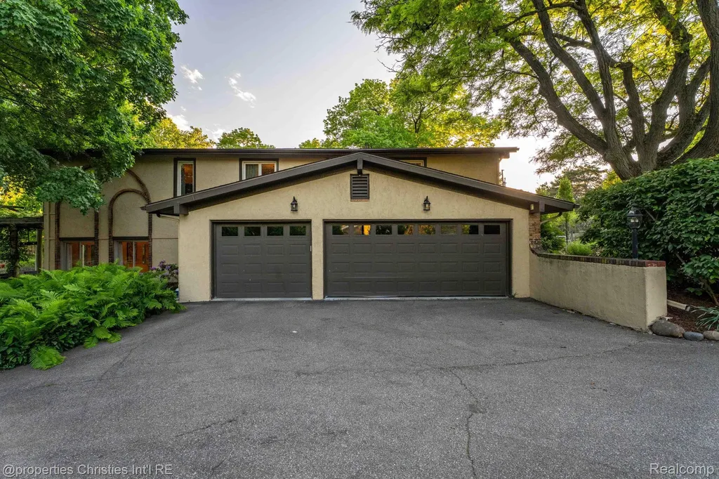 1865 Harvest Lane Bloomfield Hills City MI 48302
