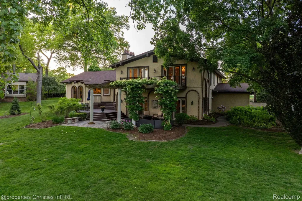 1865 Harvest Lane Bloomfield Hills City MI 48302