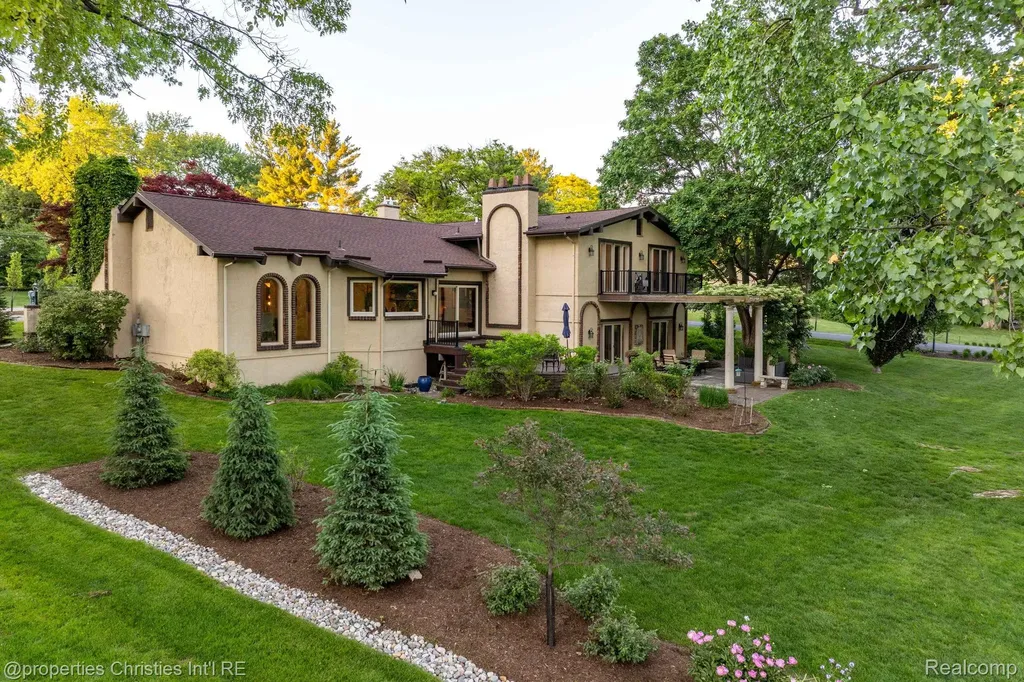 1865 Harvest Lane Bloomfield Hills City MI 48302