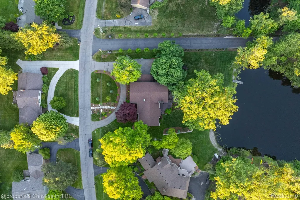 1865 Harvest Lane Bloomfield Hills City MI 48302