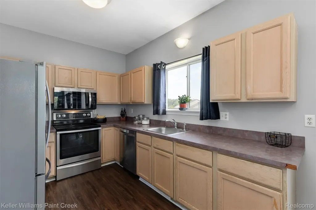 3314 Valley Rise Drive Holly Village MI 48442