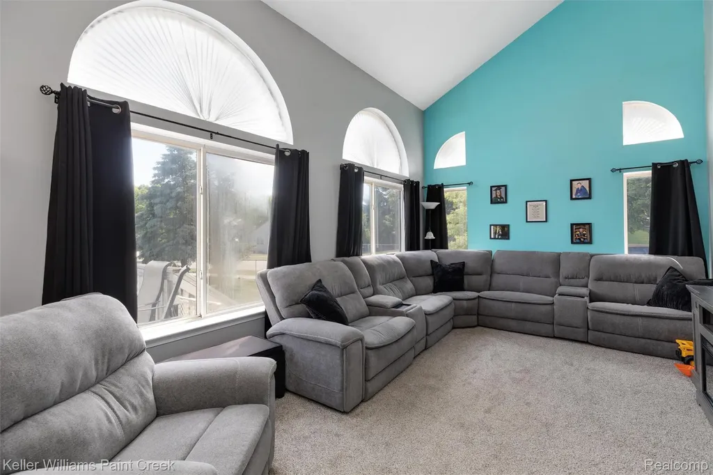 3314 Valley Rise Drive Holly Village MI 48442