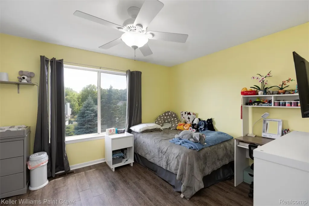 3314 Valley Rise Drive Holly Village MI 48442