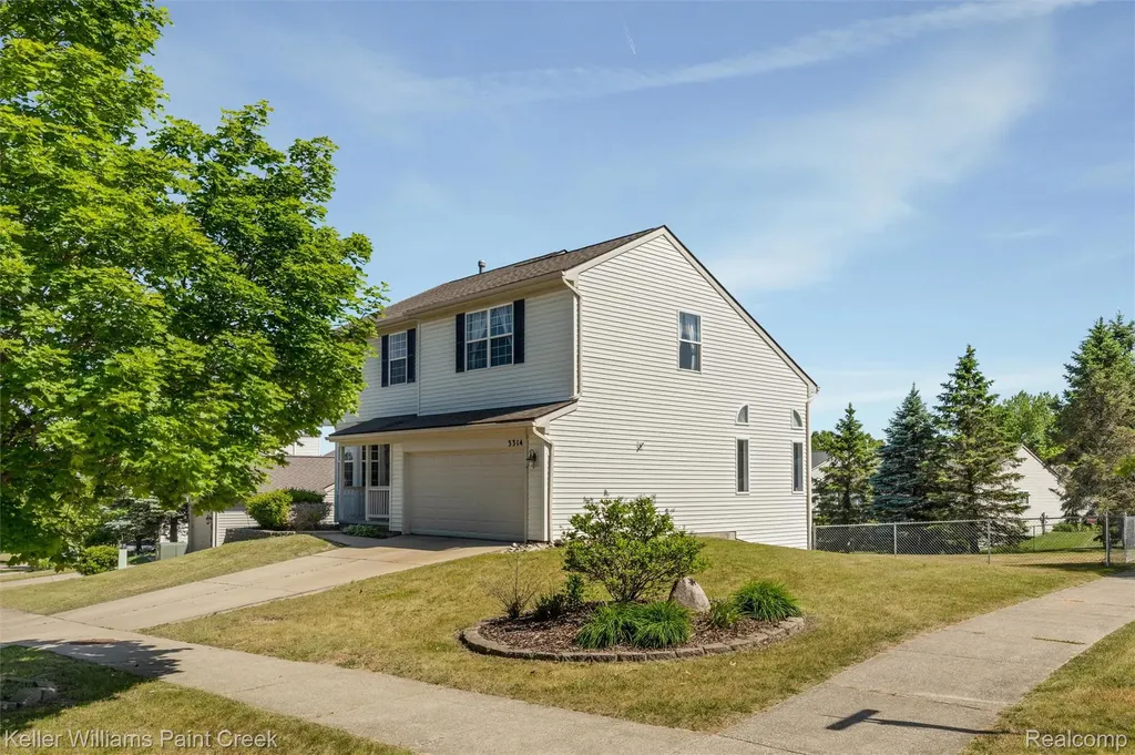 3314 Valley Rise Drive Holly Village MI 48442
