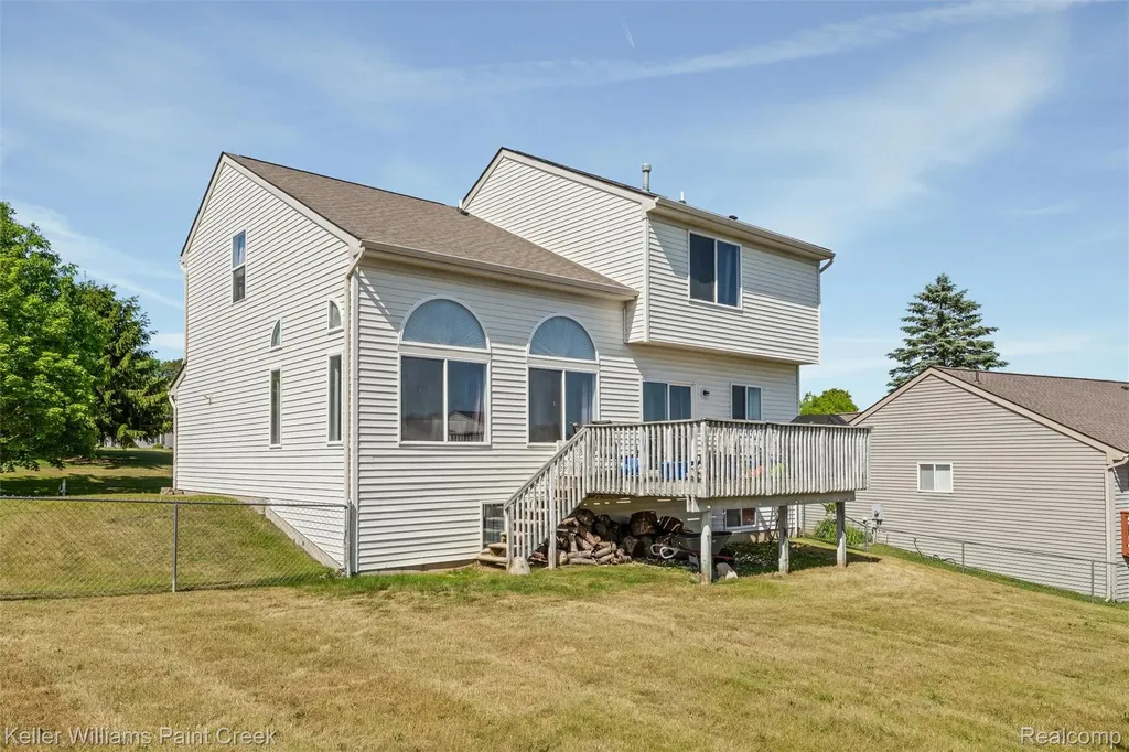 3314 Valley Rise Drive Holly Village MI 48442