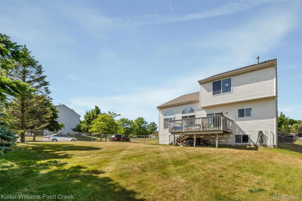 3314 Valley Rise Drive Holly Village MI 48442