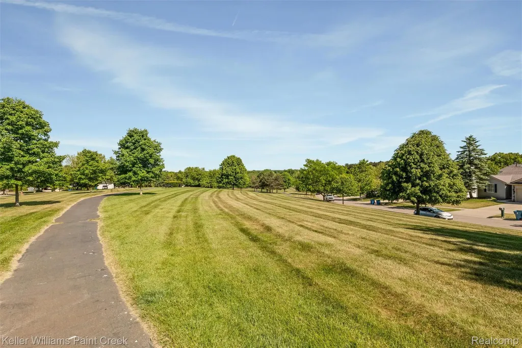 3314 Valley Rise Drive Holly Village MI 48442