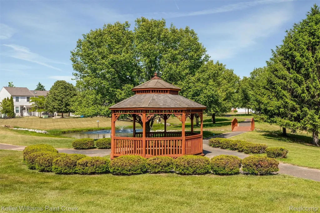 3314 Valley Rise Drive Holly Village MI 48442