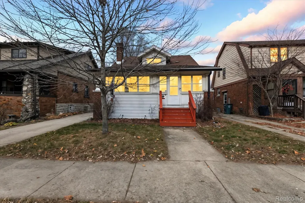 265 E Lewiston Avenue Ferndale City MI 48220
