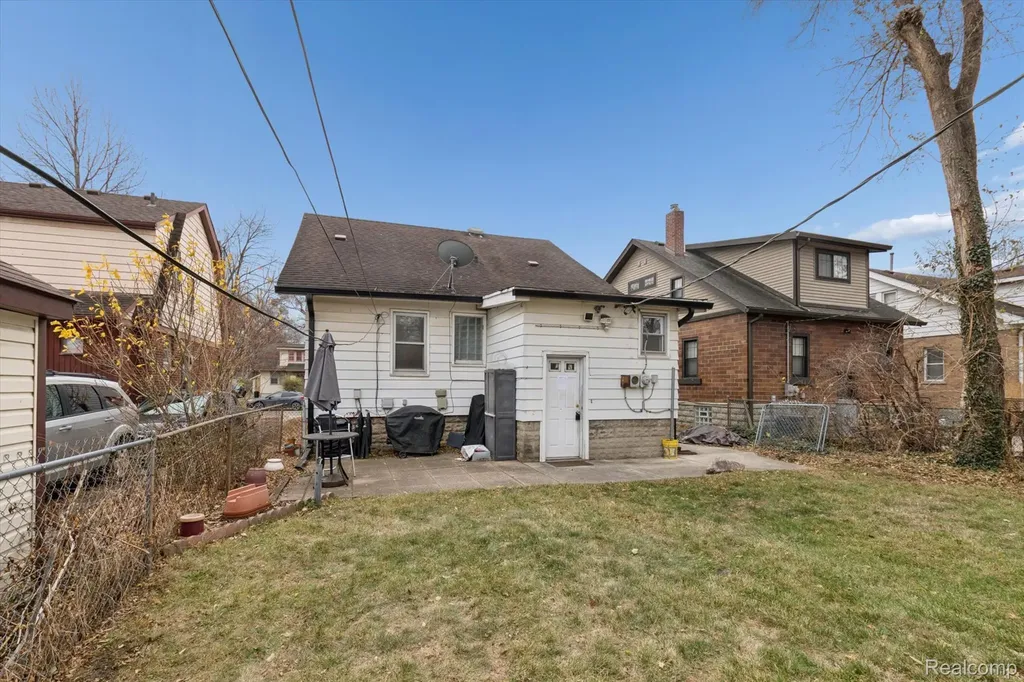 265 E Lewiston Avenue Ferndale City MI 48220