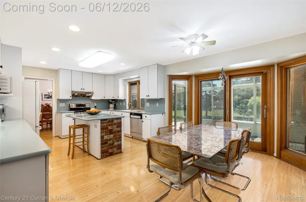 31259 Applewood Lane Farmington Hills City MI 48331