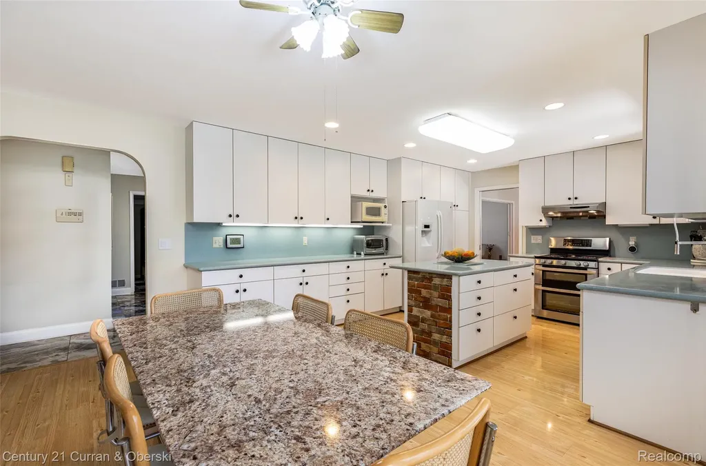 31259 Applewood Lane Farmington Hills City MI 48331
