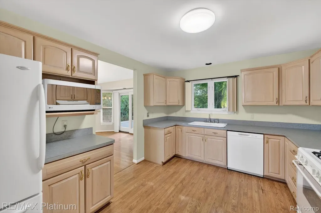 318 N 5th Street Brighton City MI 48116