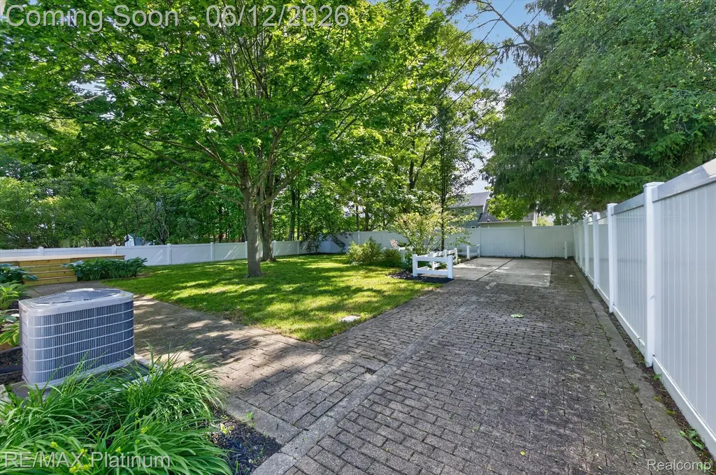 318 N 5th Street Brighton City MI 48116