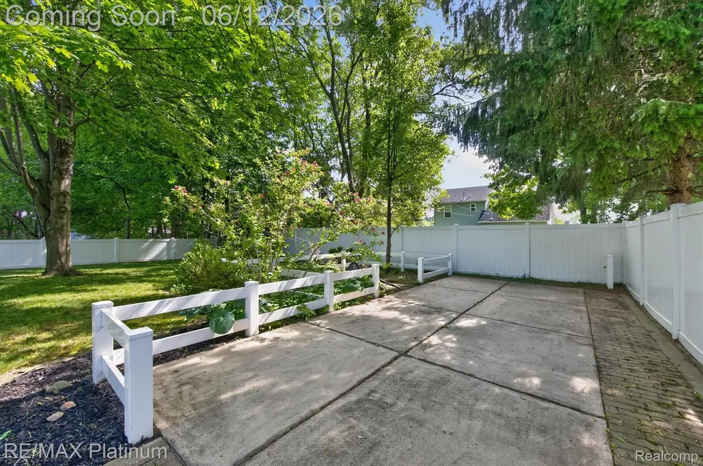 318 N 5th Street Brighton City MI 48116